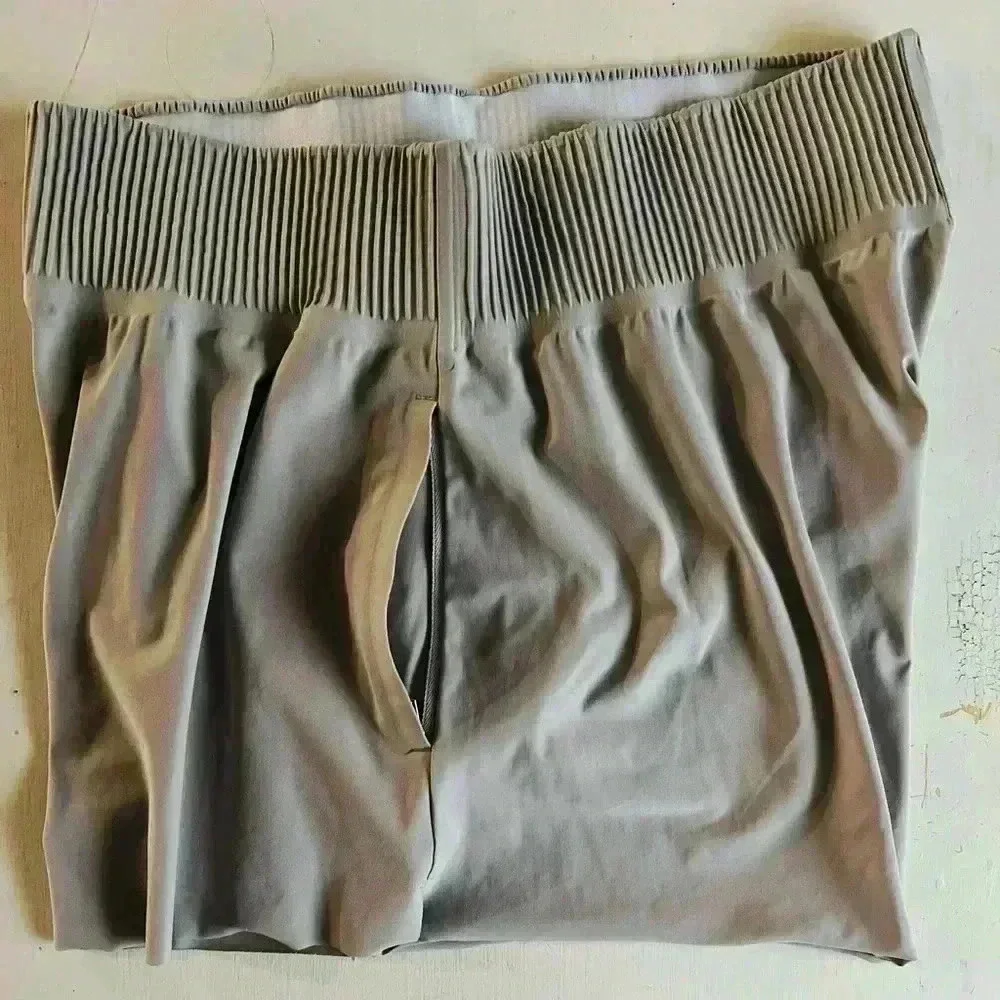 Athleta short pockets